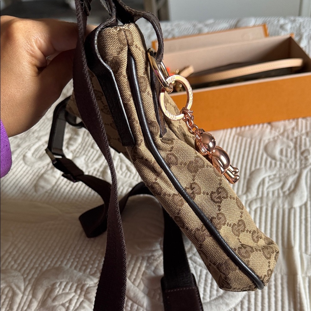 Gucci Tan and Brown Monogram Shoulder Bag - Picture 8 of 14